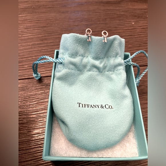 Tiffany &Co - Picture 1 of 8